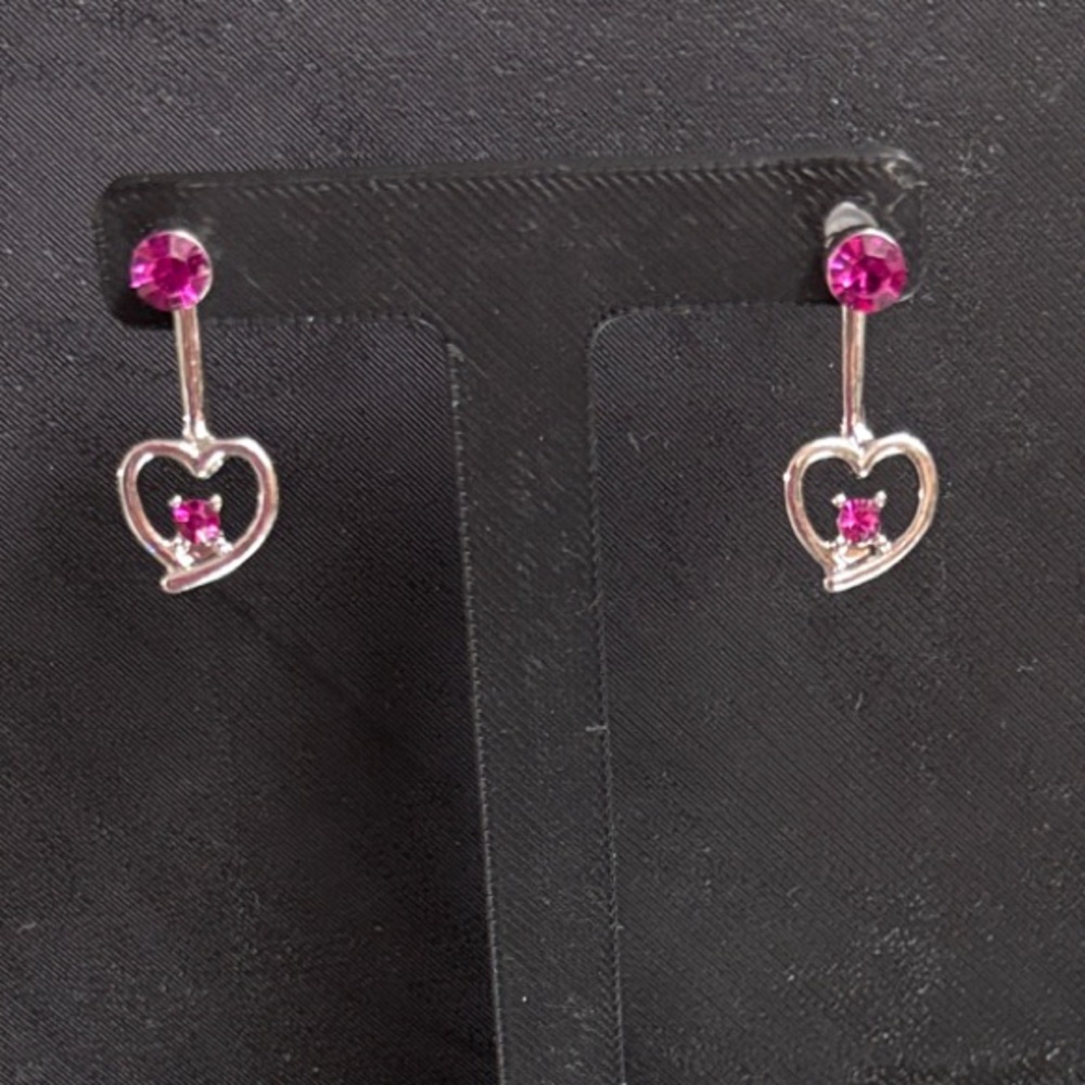 5/$25 (5 items for $25 Labeled)
Silvertone Heart Earrings with Pink Stones